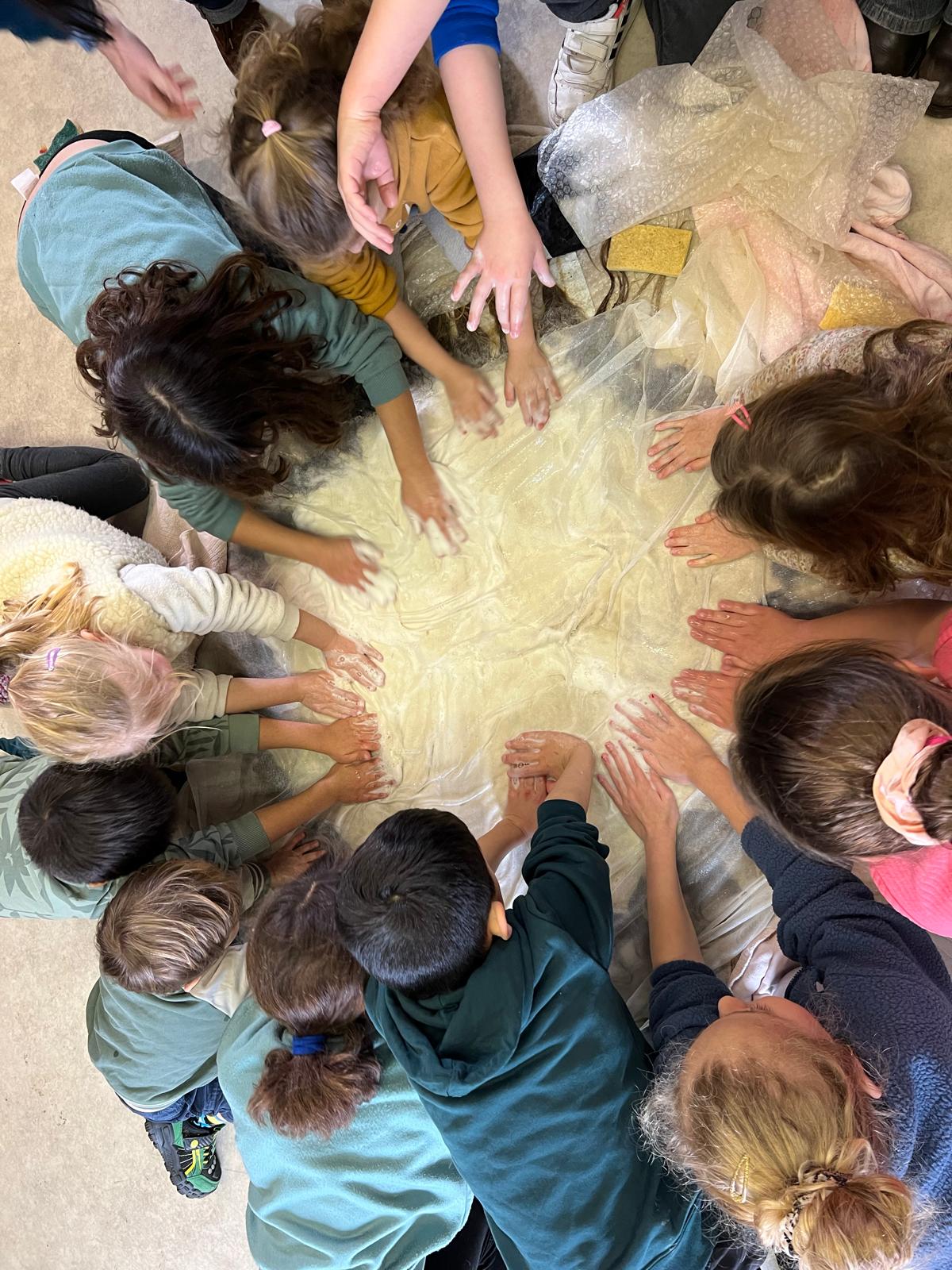 Atelier ouvert au laboratoire textile de TRAM-E